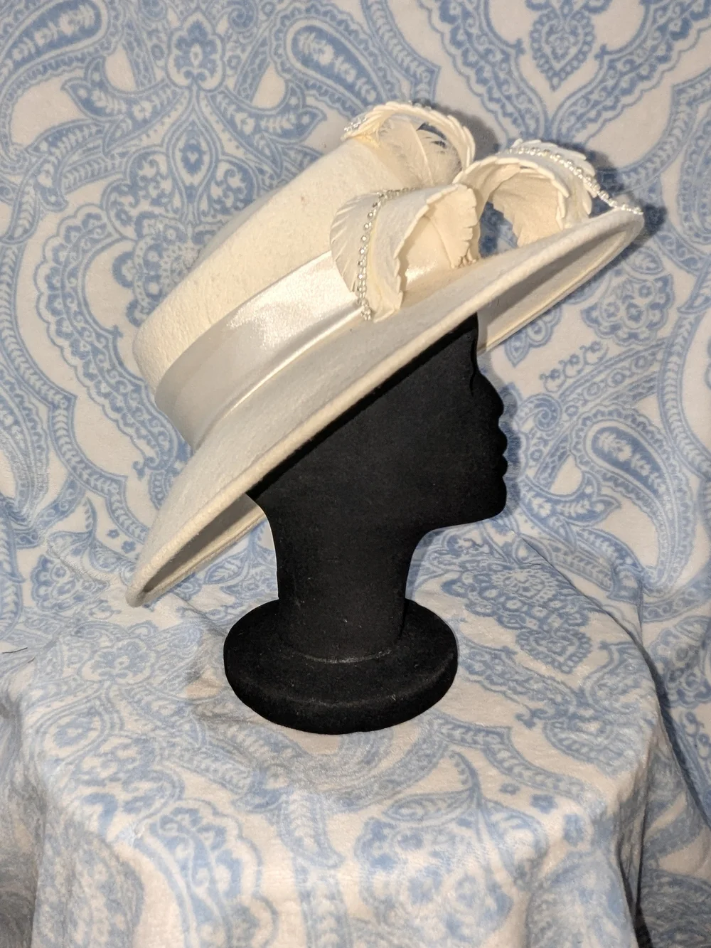Elegant Women's Cream Wide-Brim Hat with Satin Band